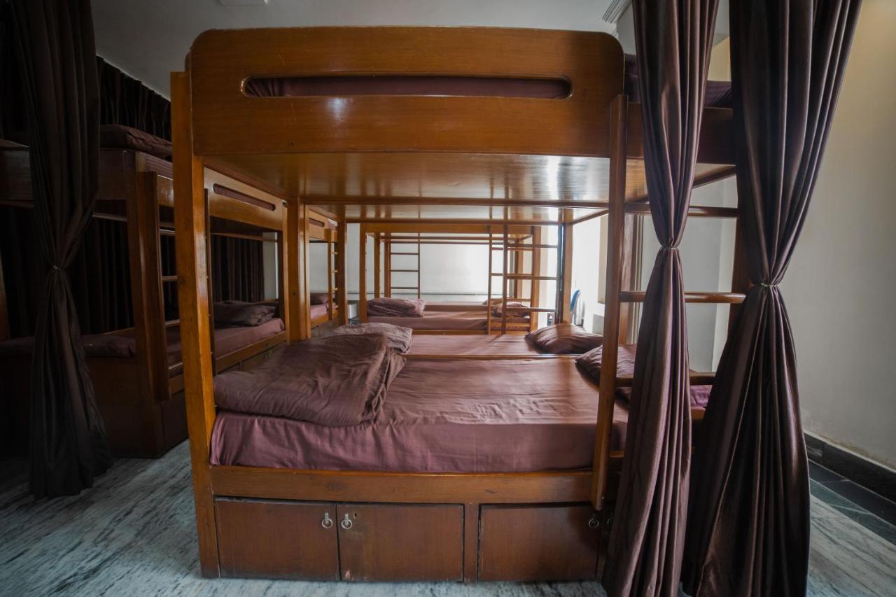 Pearl Courtyard Dormitory Varanasi Exterior photo