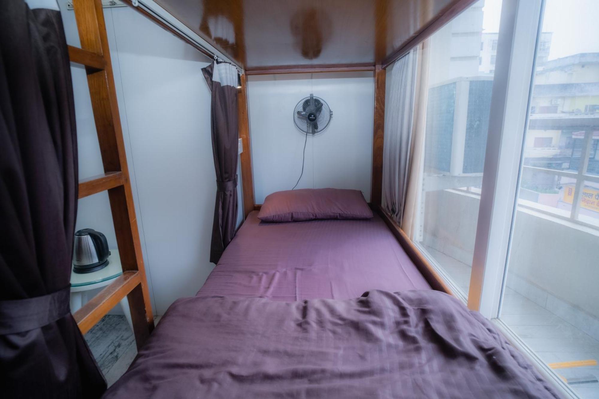 Pearl Courtyard Dormitory Varanasi Exterior photo