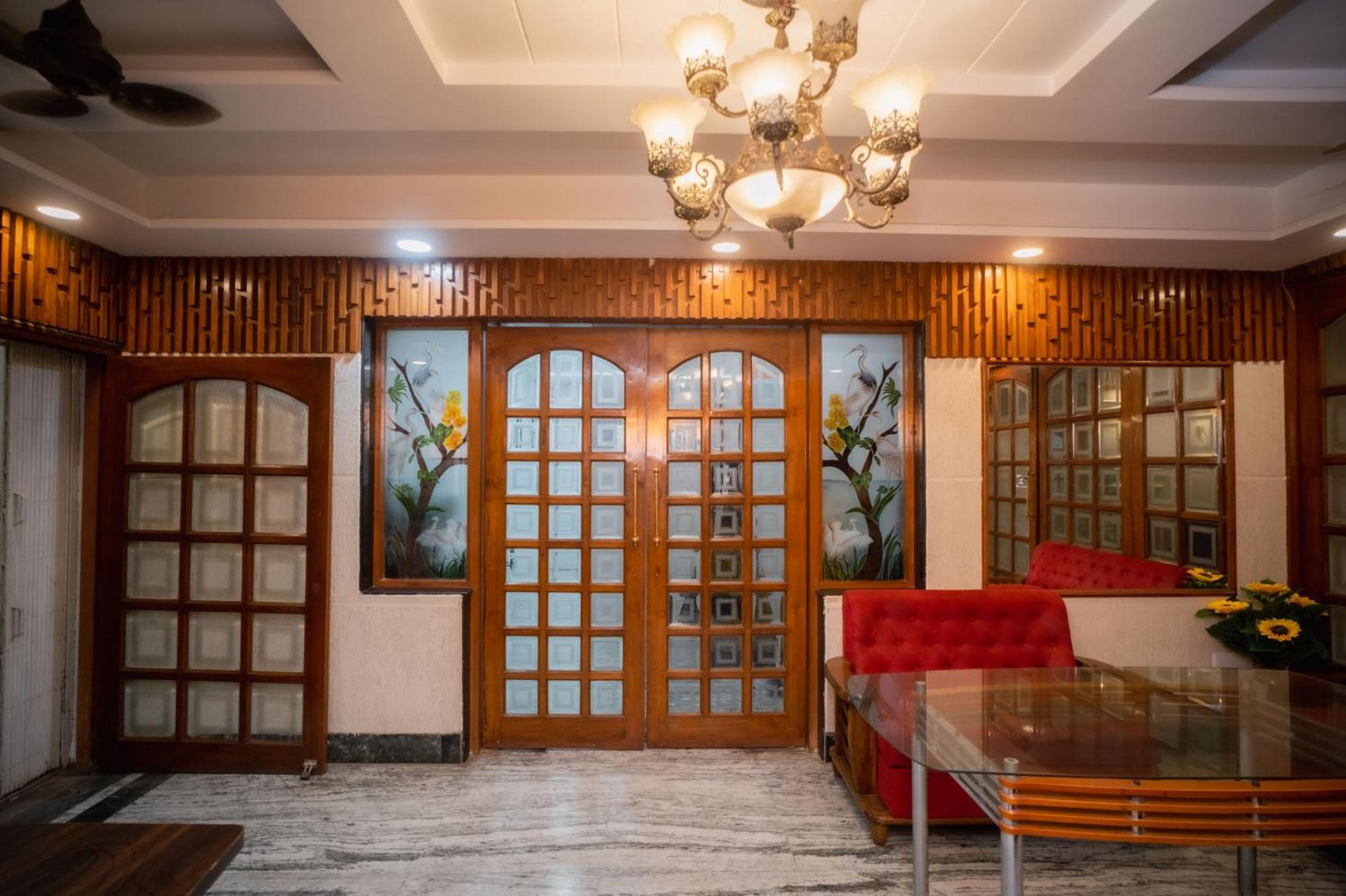 Pearl Courtyard Dormitory Varanasi Exterior photo